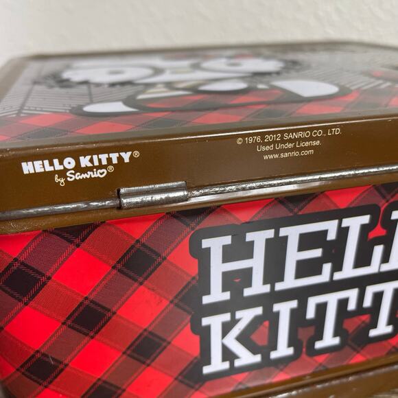 Hello‎ Kitty Luvnugget Plaid Tin Lunch Box Red Black 2012 Sanrio Collectible - Picture 4 of 12